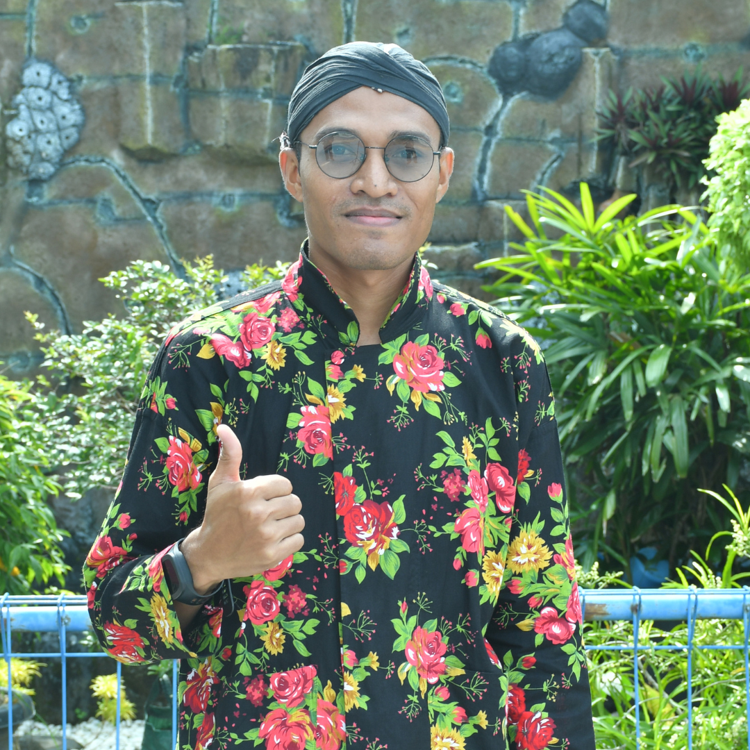 Yohanes Vianey Ona, S.Pd.,Gr.