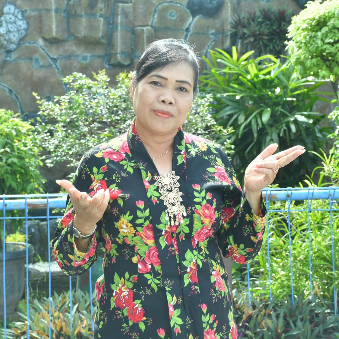 Tris Tutik, S.Pd.,Gr.